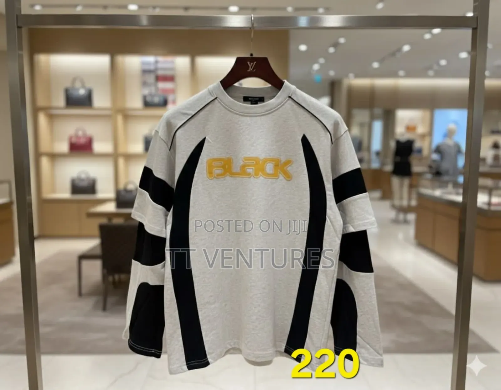 Sweatshirt
