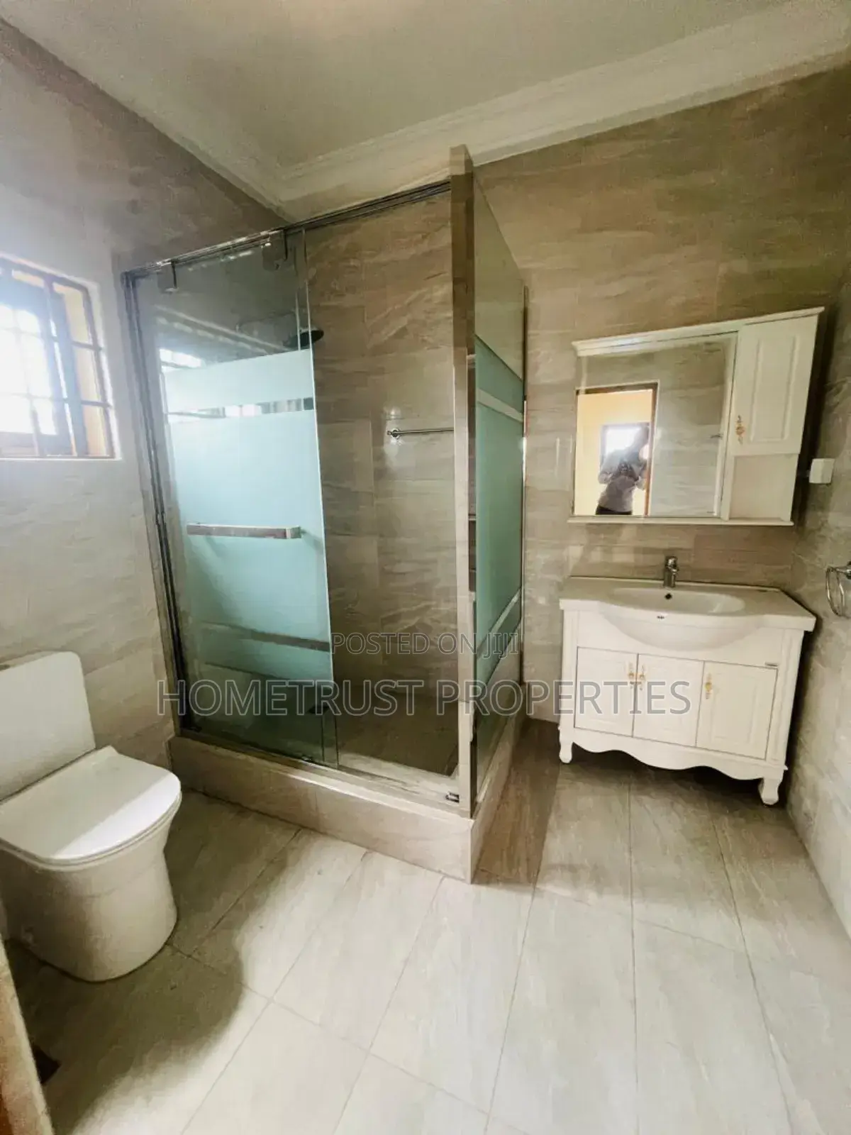 5bdrm Duplex in Hometrust Properties, Ablekuma for sale