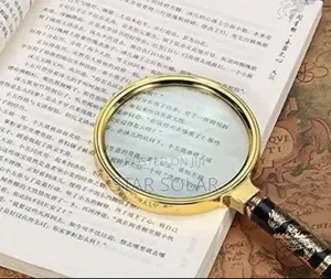 Handheld Magnifying Glass