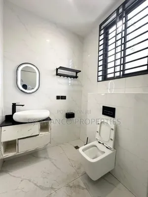 5bdrm House in Kg Franco Properties, Spintex for sale