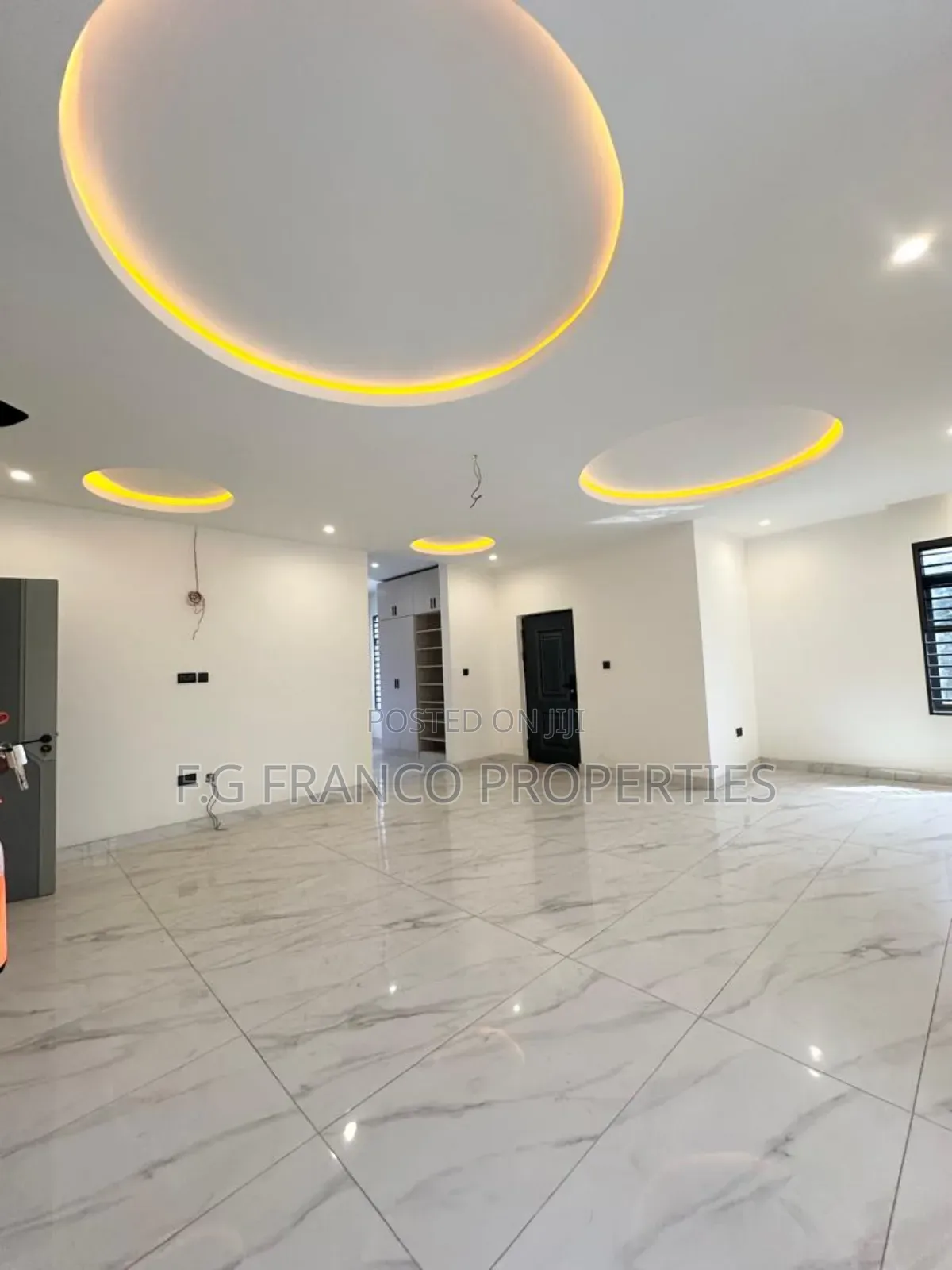 5bdrm House in Kg Franco Properties, Spintex for sale