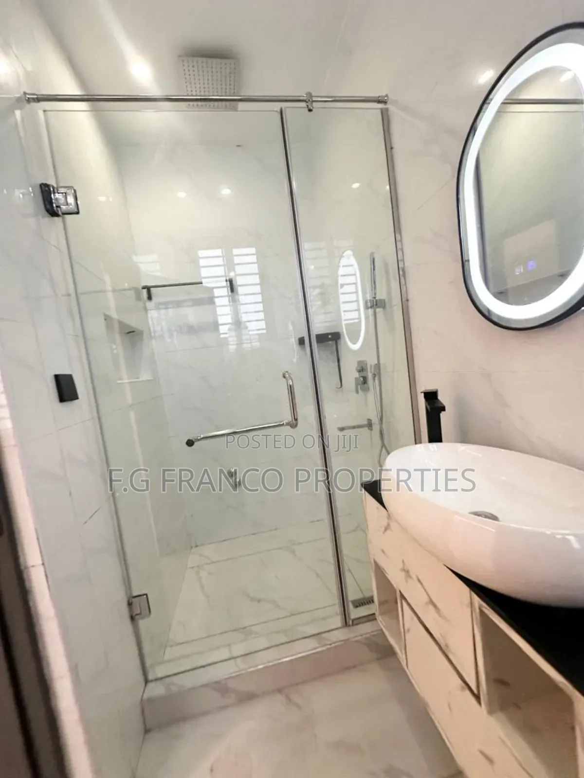 5bdrm House in Kg Franco Properties, Spintex for sale