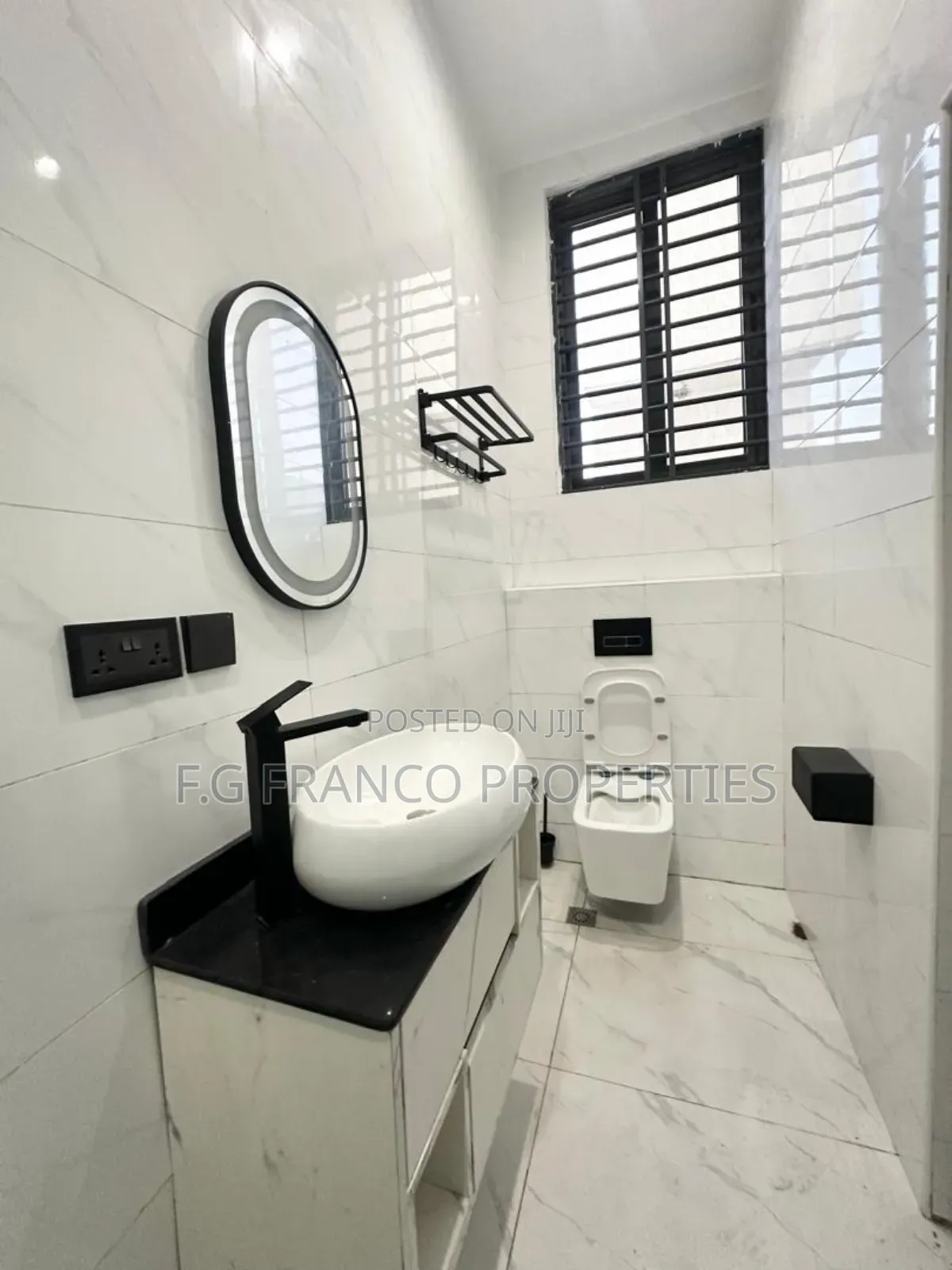 5bdrm House in Kg Franco Properties, Spintex for sale