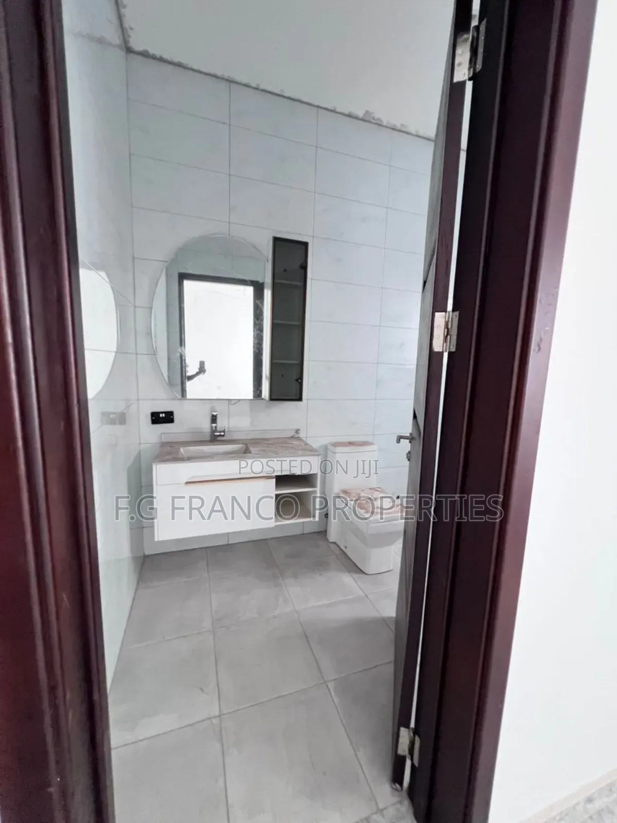 5bdrm House in Kg Franco Properties, East Legon for sale