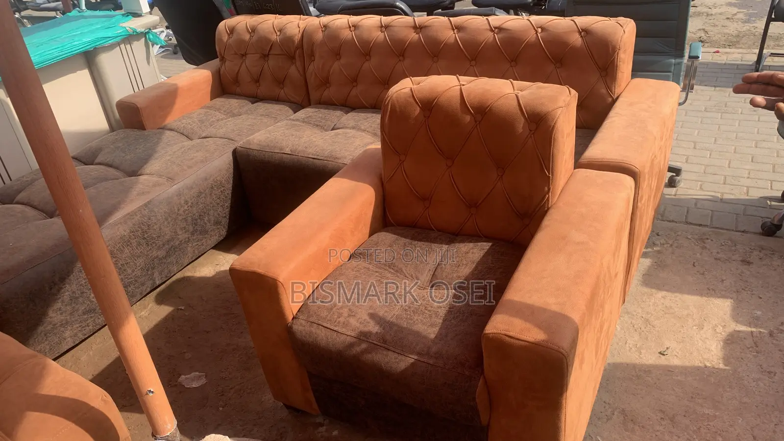A Royal Comfort L Shape With 2 in 1