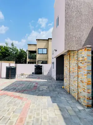 3bdrm Duplex in Hometrust Properties, Ga West Municipal for sale