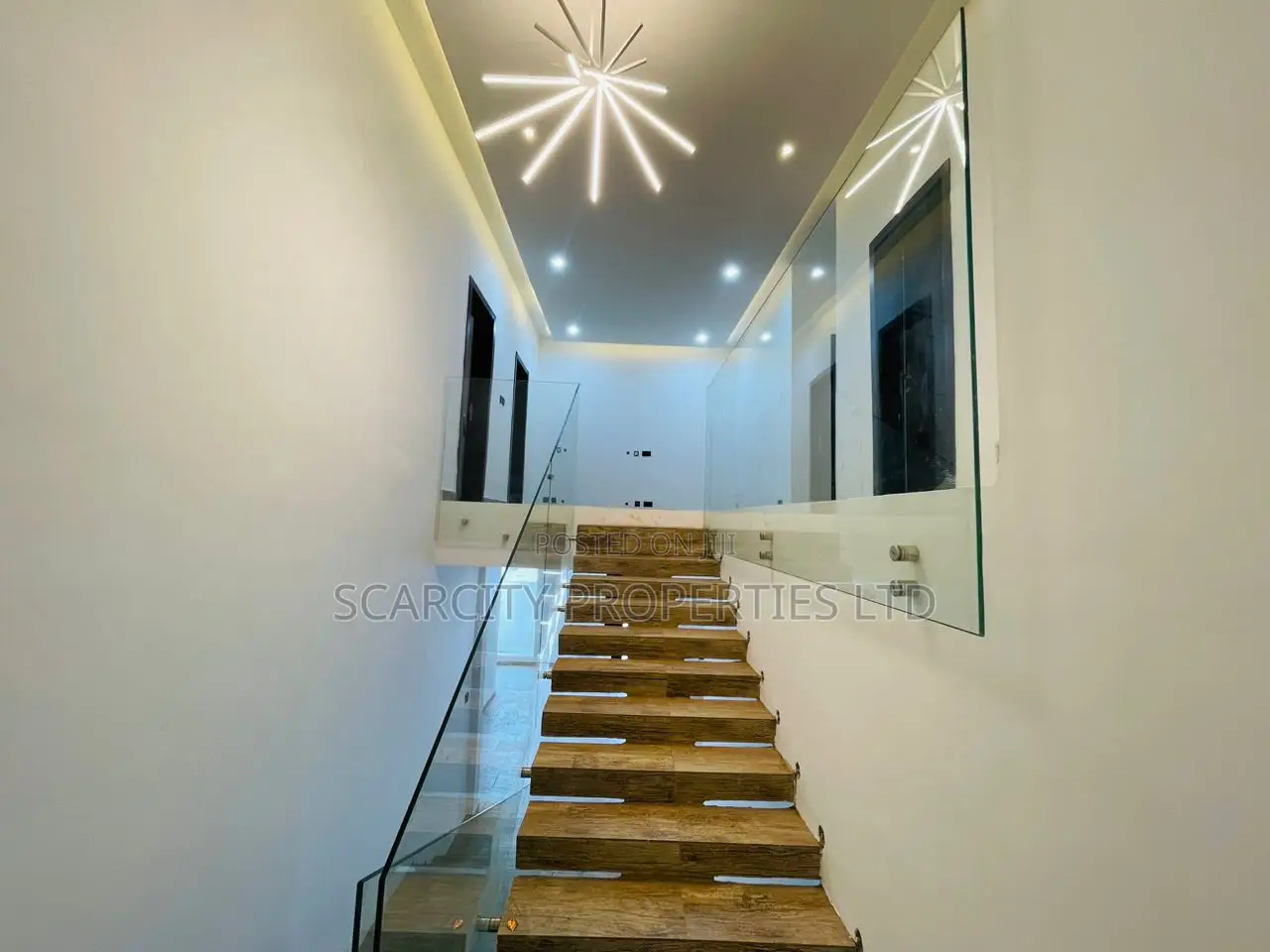 5bdrm House in Adenta for sale