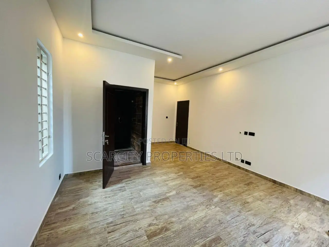 5bdrm House in Adenta for sale