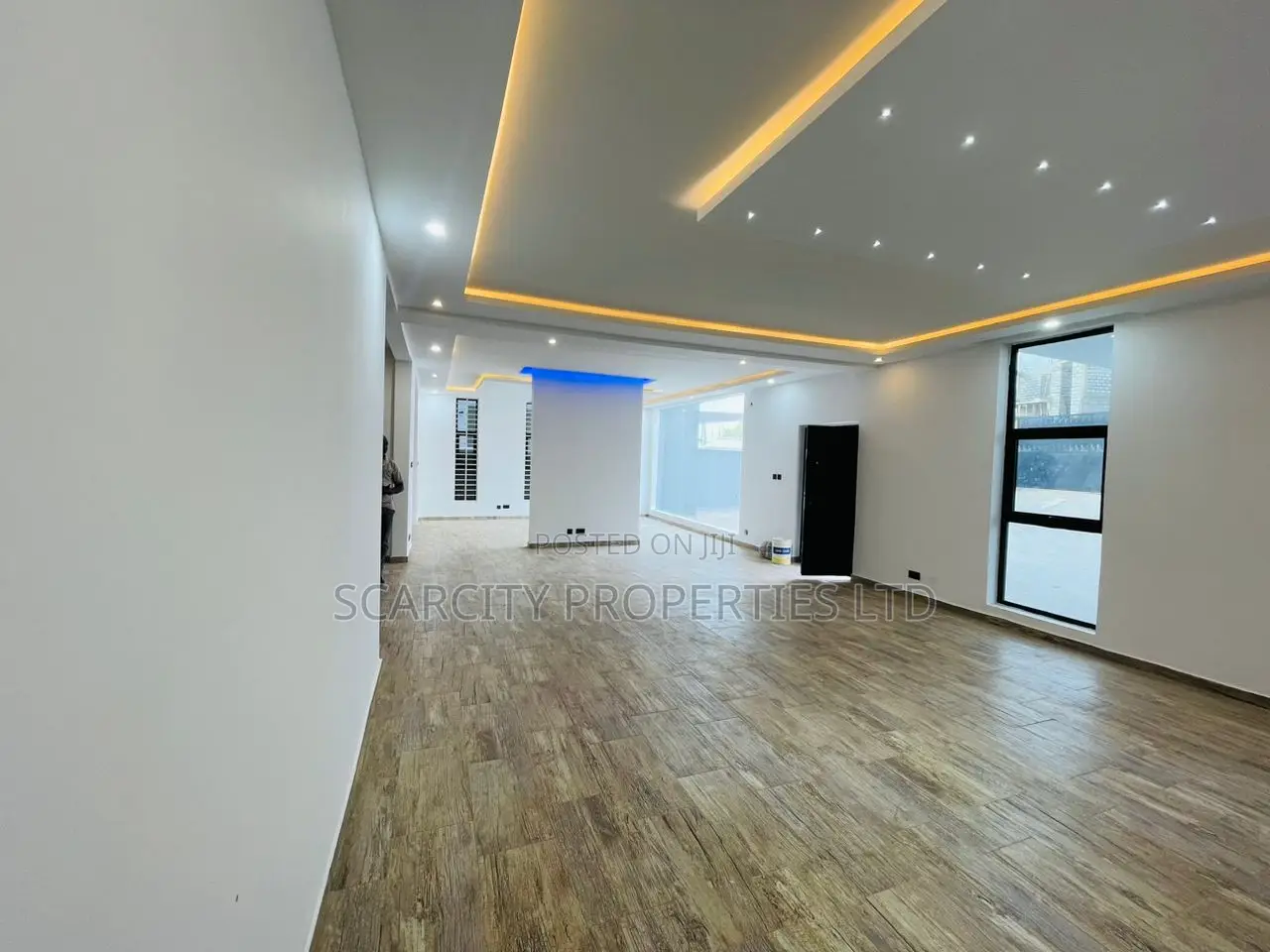 5bdrm House in Adenta for sale