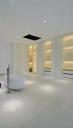 5bdrm Mansion in Accra Metropolitan for sale