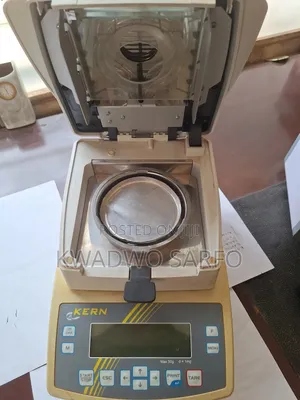 Electronic Moisture Analyser