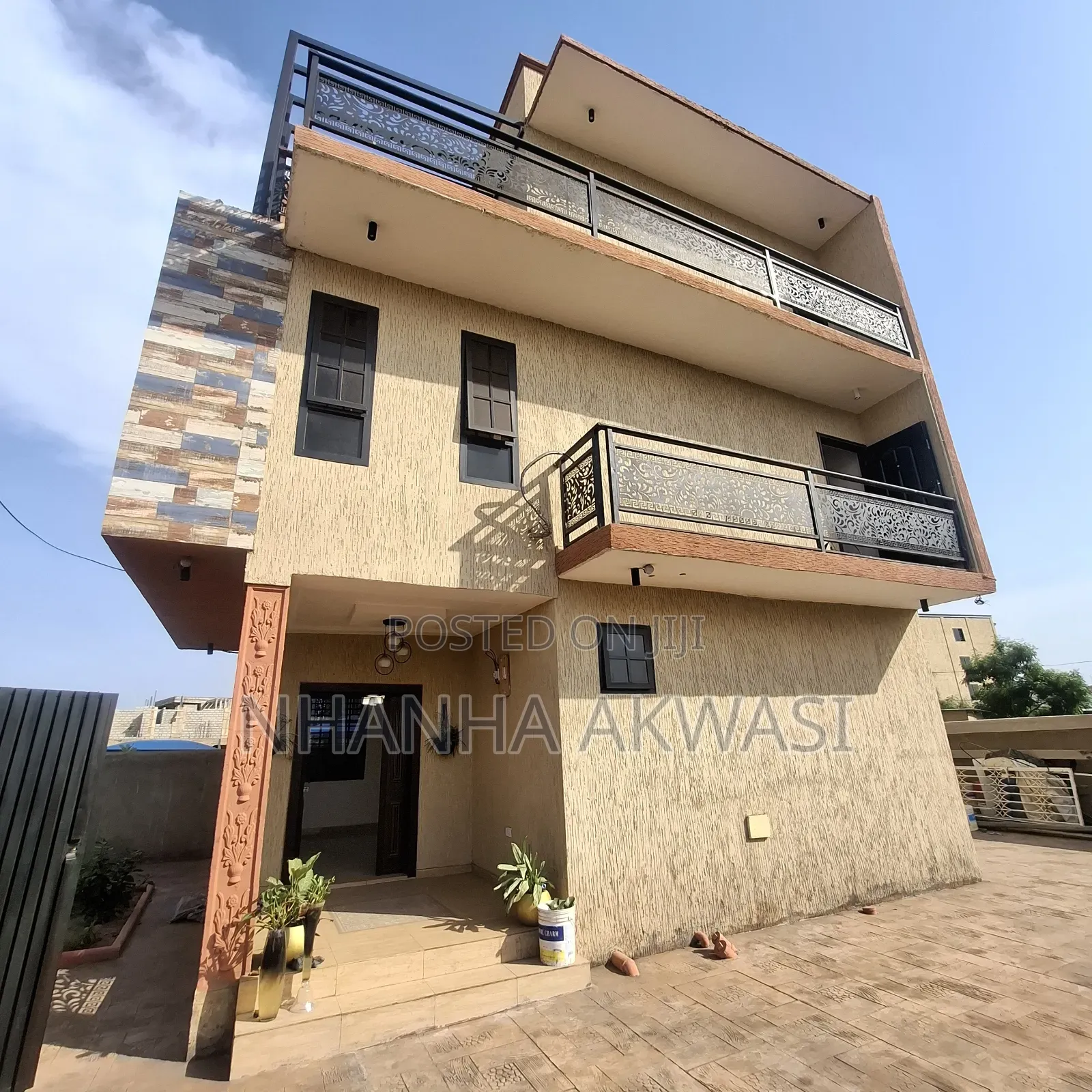 4bdrm House in Community 12, Tema Metropolitan for rent