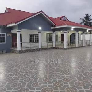 5bdrm House in Atwima Kwanwoma for sale