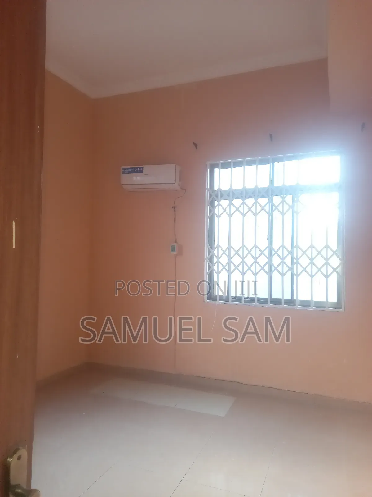8bdrm House in Tema Community 12 for rent