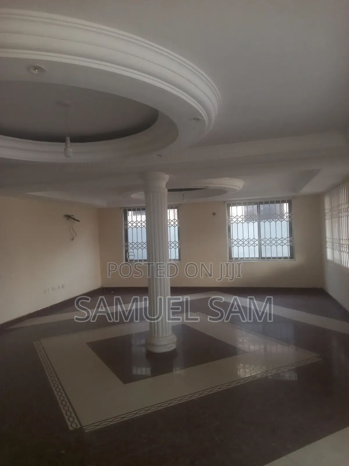 8bdrm House in Tema Community 12 for rent