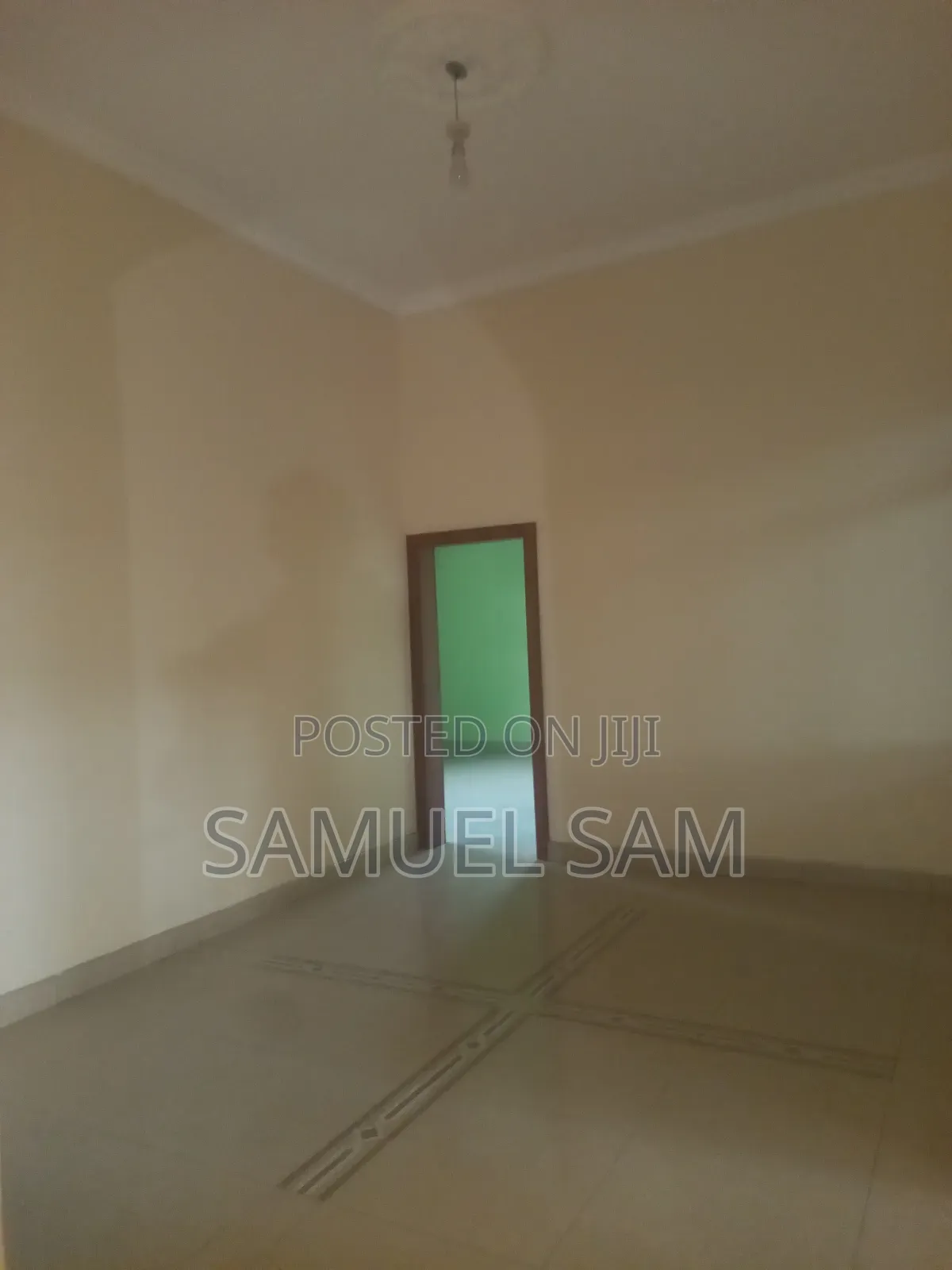 8bdrm House in Tema Community 12 for rent
