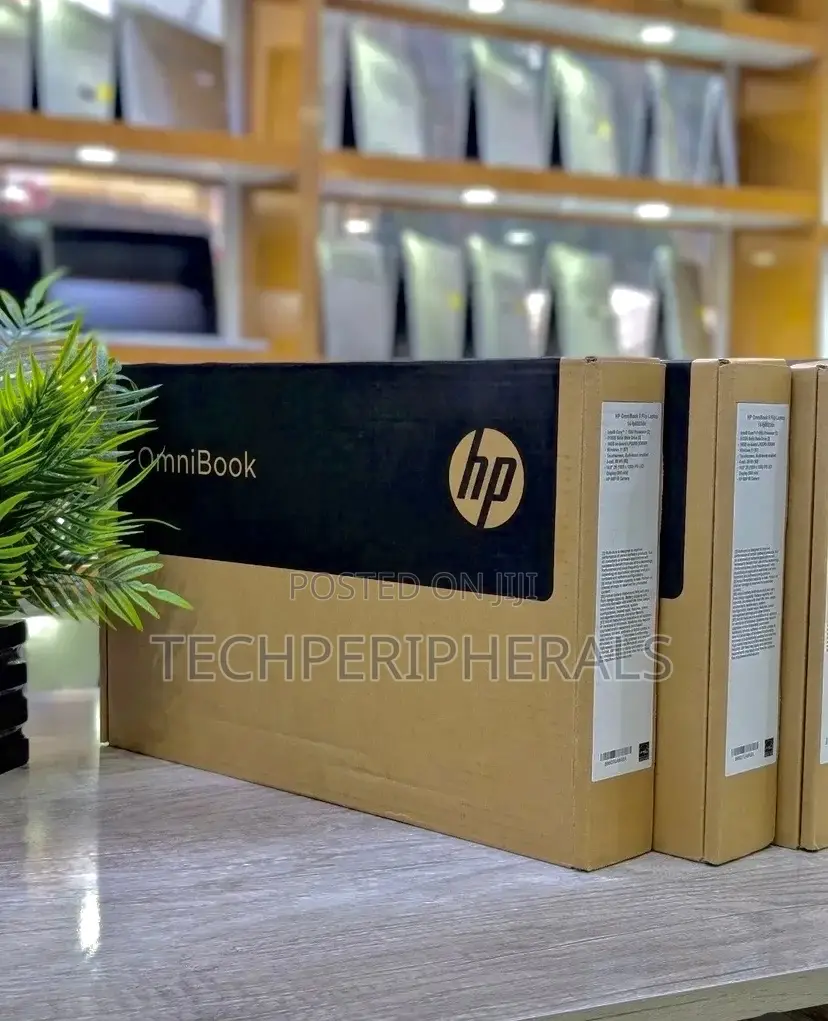 New Laptop HP OmniBook 5 14" 8GB Intel Core i5 SSD 512GB