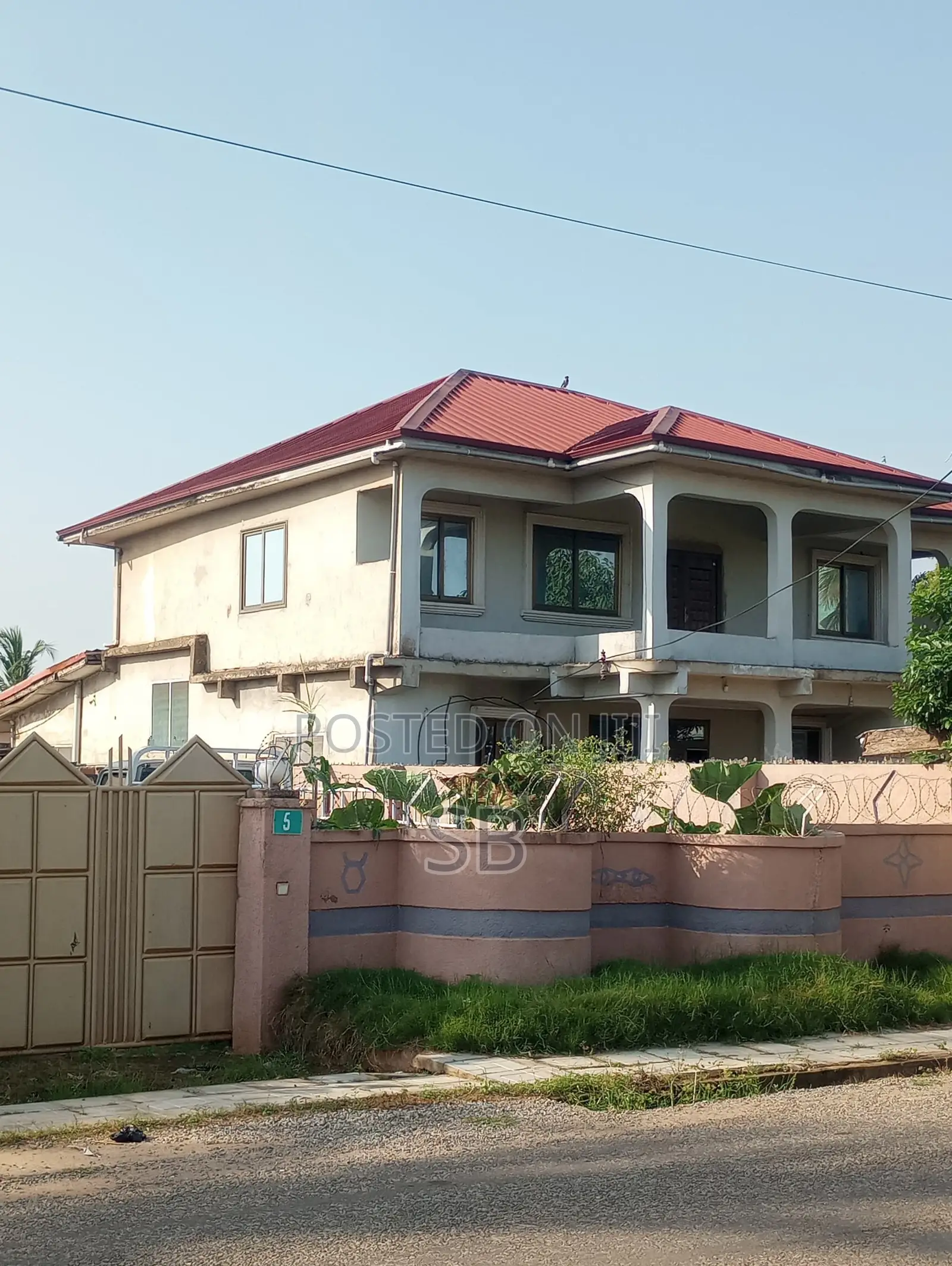 7bdrm House in Pentecost University for sale