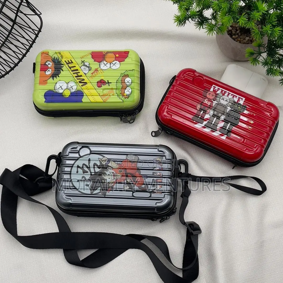 Supreme Off White Shoulder Bags
