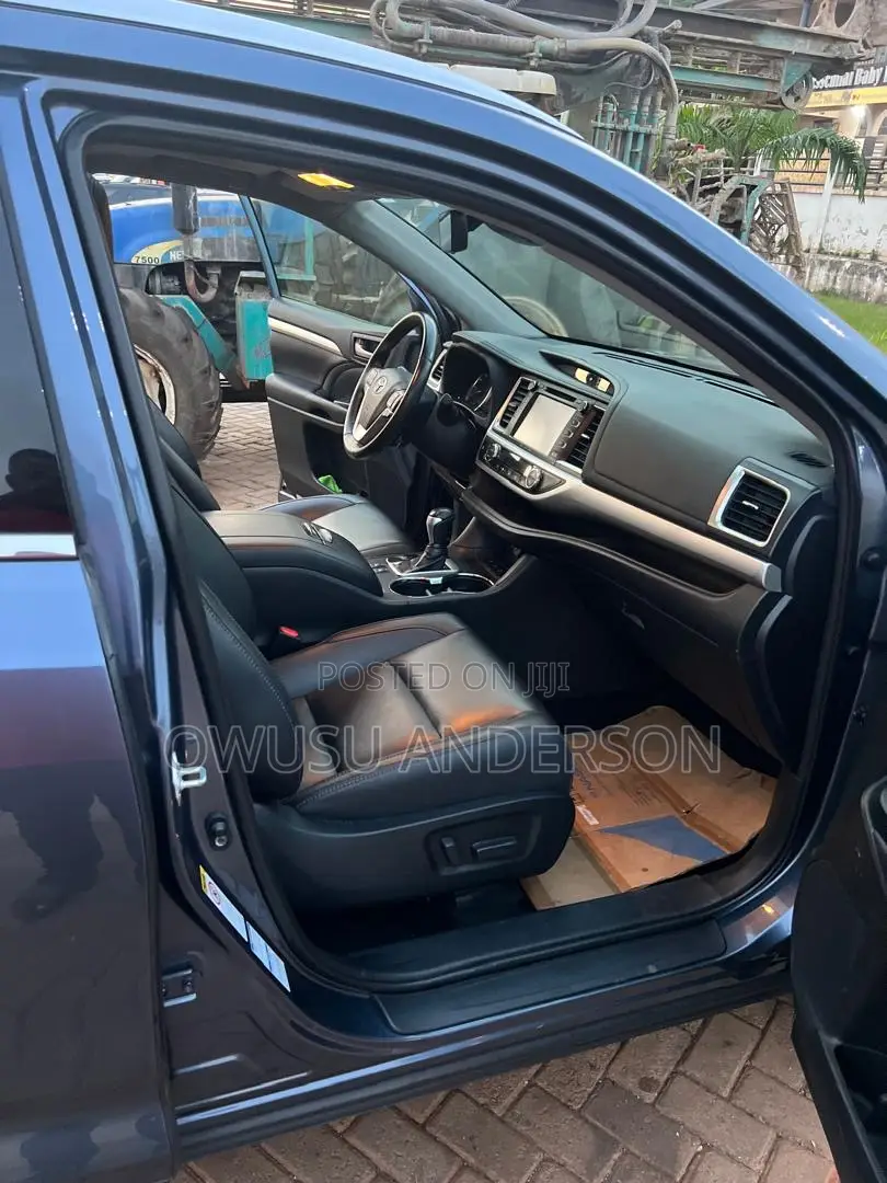Toyota Highlander 2019 Blue