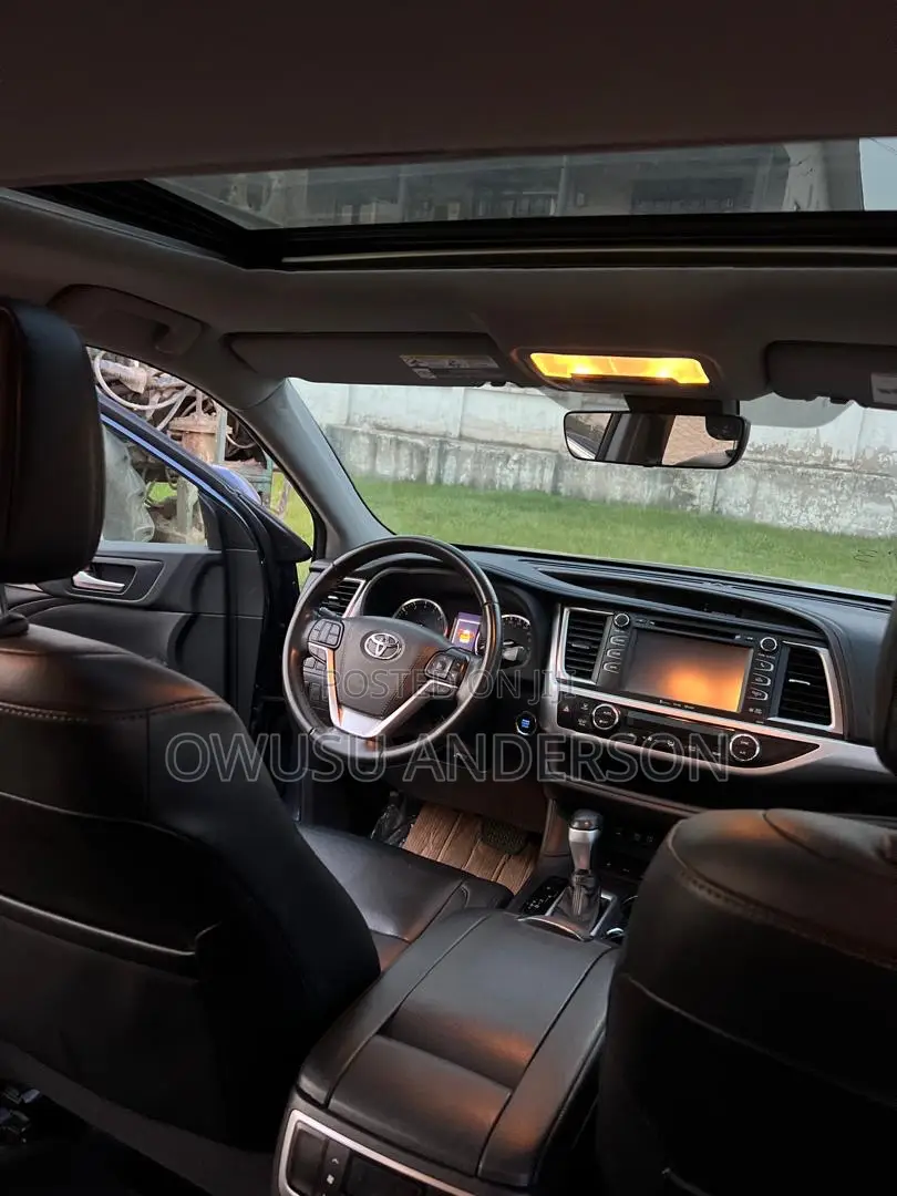 Toyota Highlander 2019 Blue