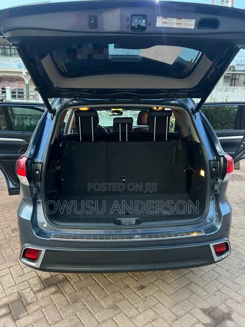 Toyota Highlander 2019 Blue
