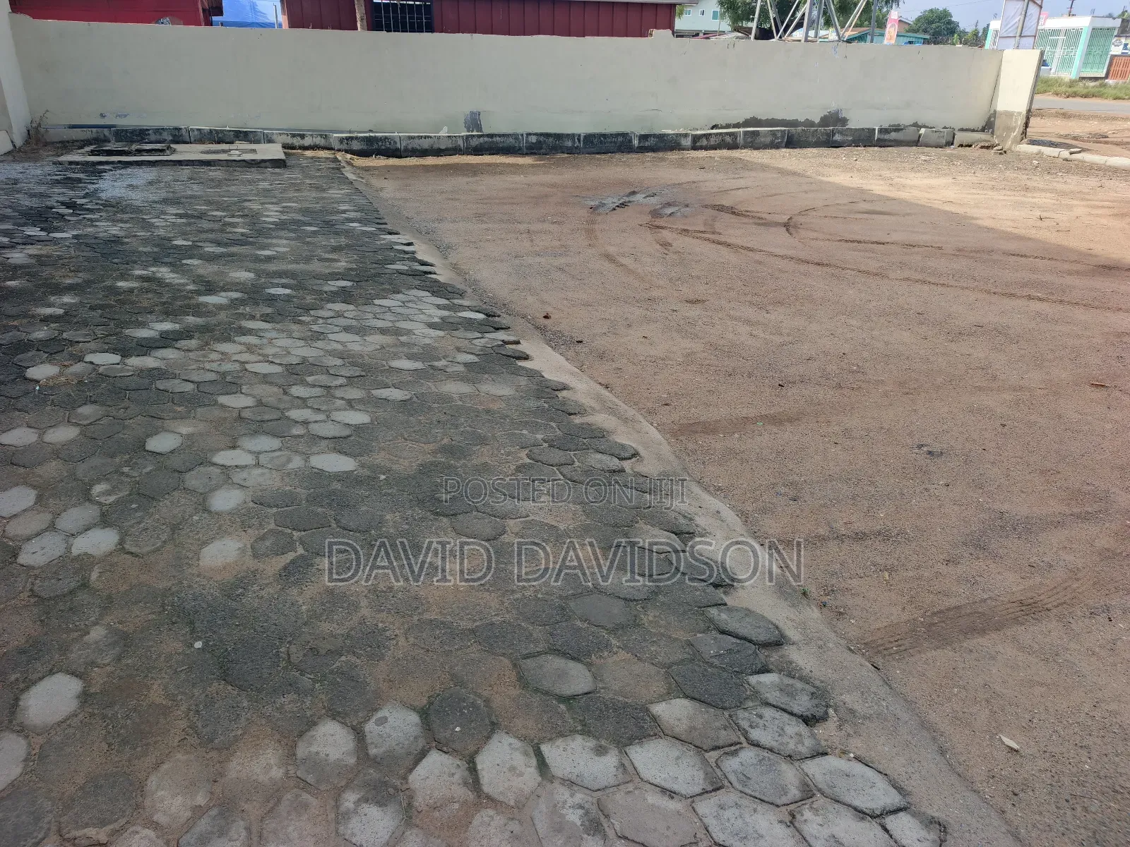 6bdrm Apartment in 6 Units Apartment, Tema Metropolitan for sale
