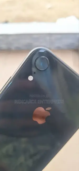 New Apple iPhone XR 64 GB Black
