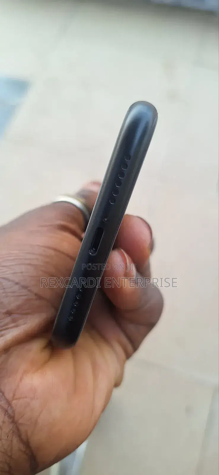 New Apple iPhone XR 64 GB Black