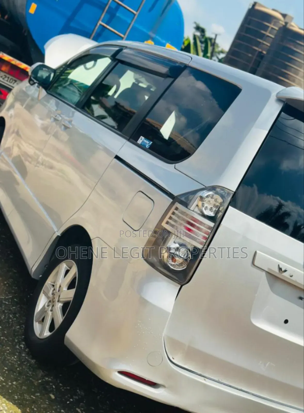 Toyota Voxy 2012 Gray