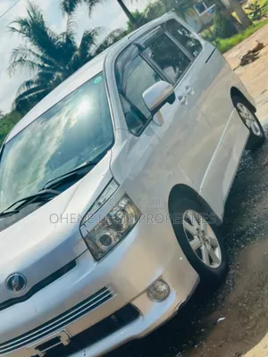 Toyota Voxy 2012 Gray