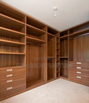 Modern Closet Made With High-Quality Materials