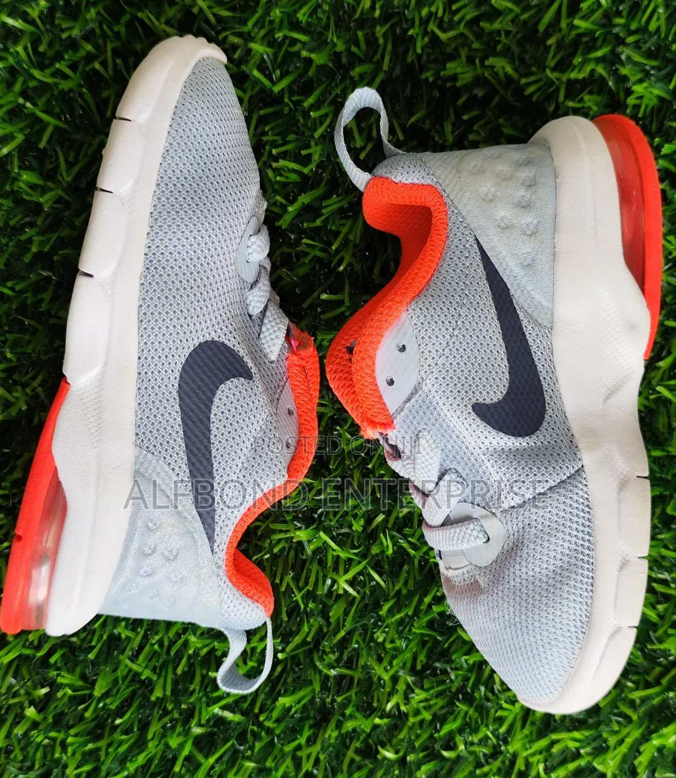 Trendy Kids Nike Air Snickers Size 21