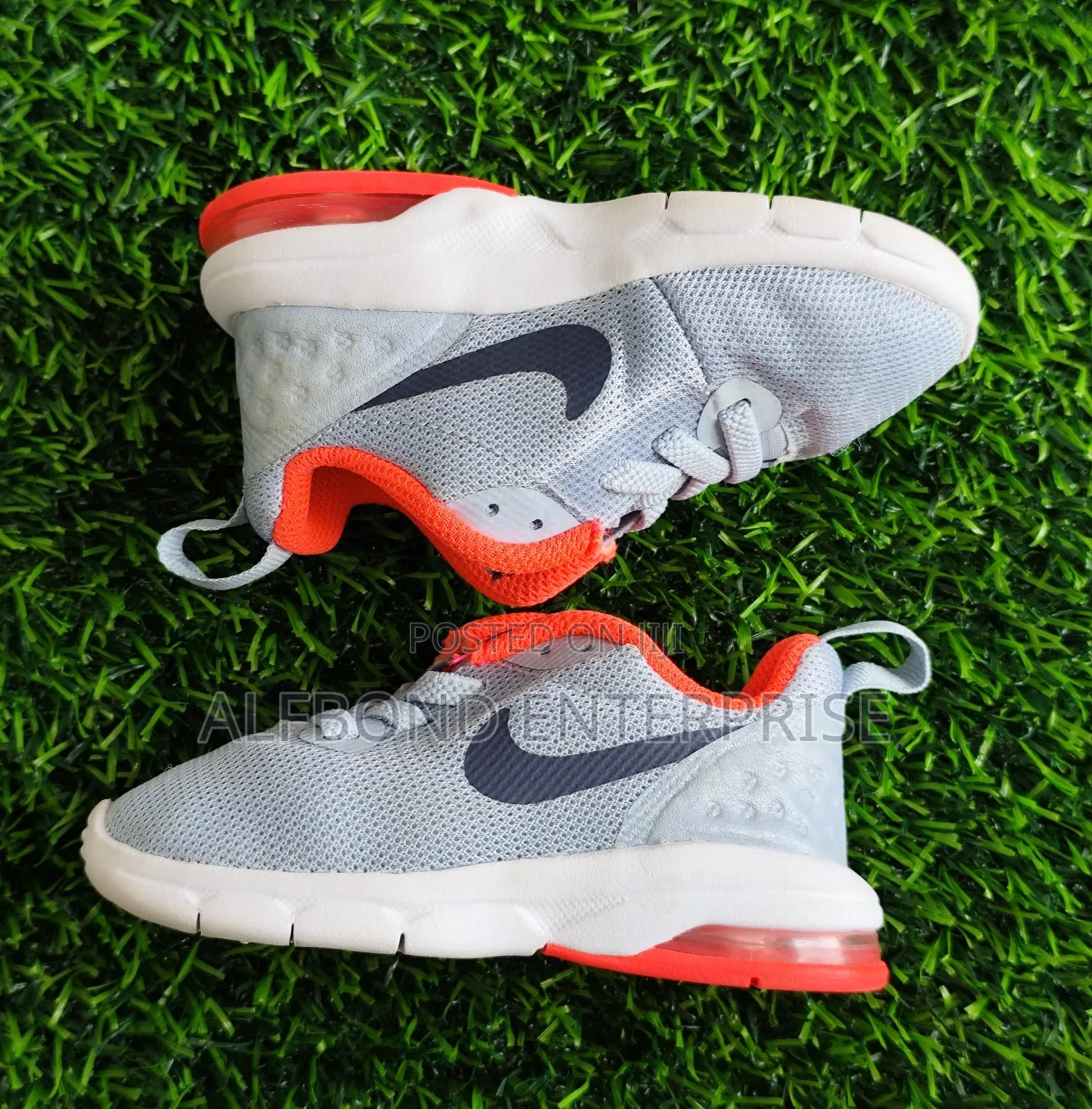 Trendy Kids Nike Air Snickers Size 21
