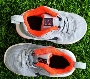 Trendy Kids Nike Air Snickers Size 21