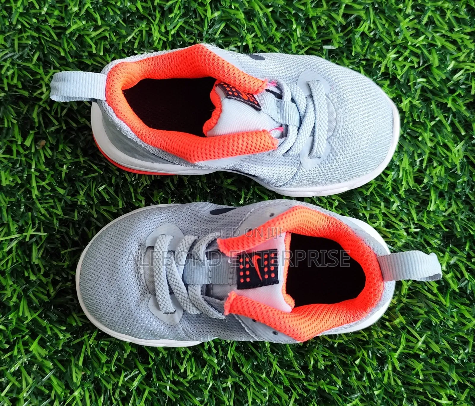 Trendy Kids Nike Air Snickers Size 21