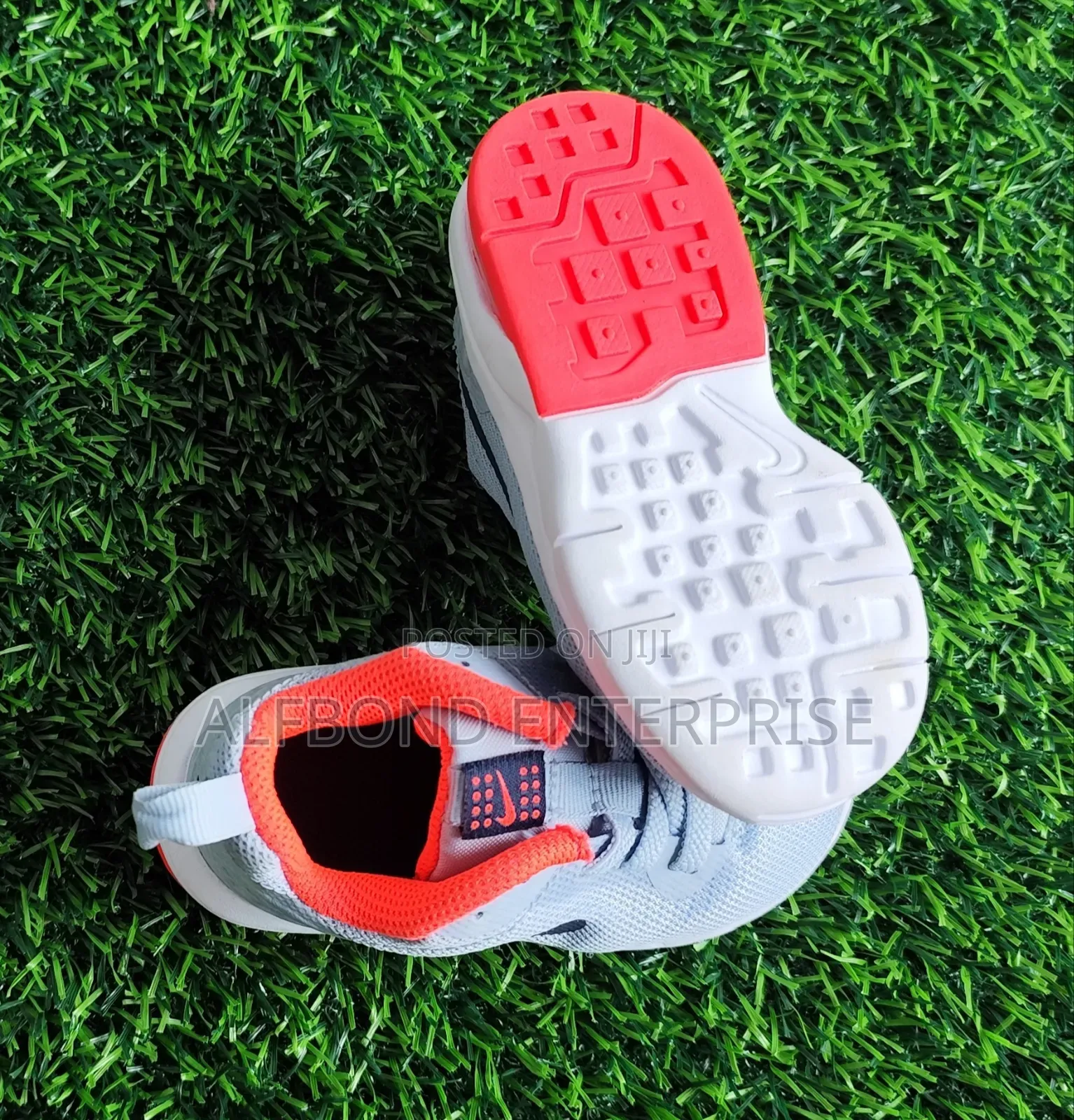 Trendy Kids Nike Air Snickers Size 21
