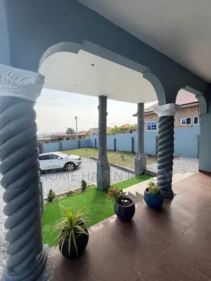 5bdrm House in Weija Hills for sale