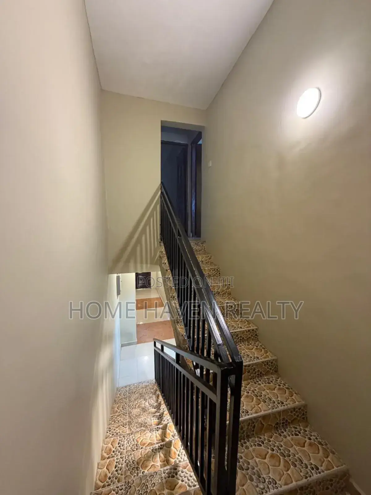 5bdrm House in Weija Hills for sale