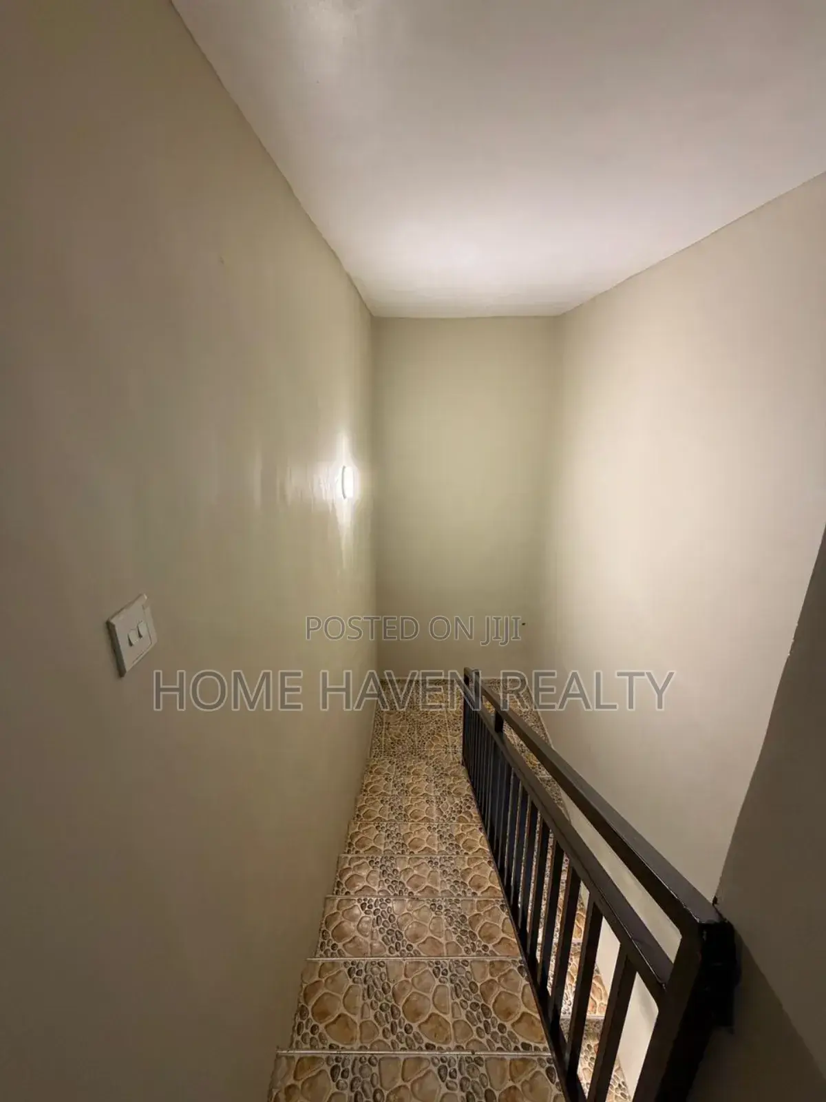 5bdrm House in Weija Hills for sale