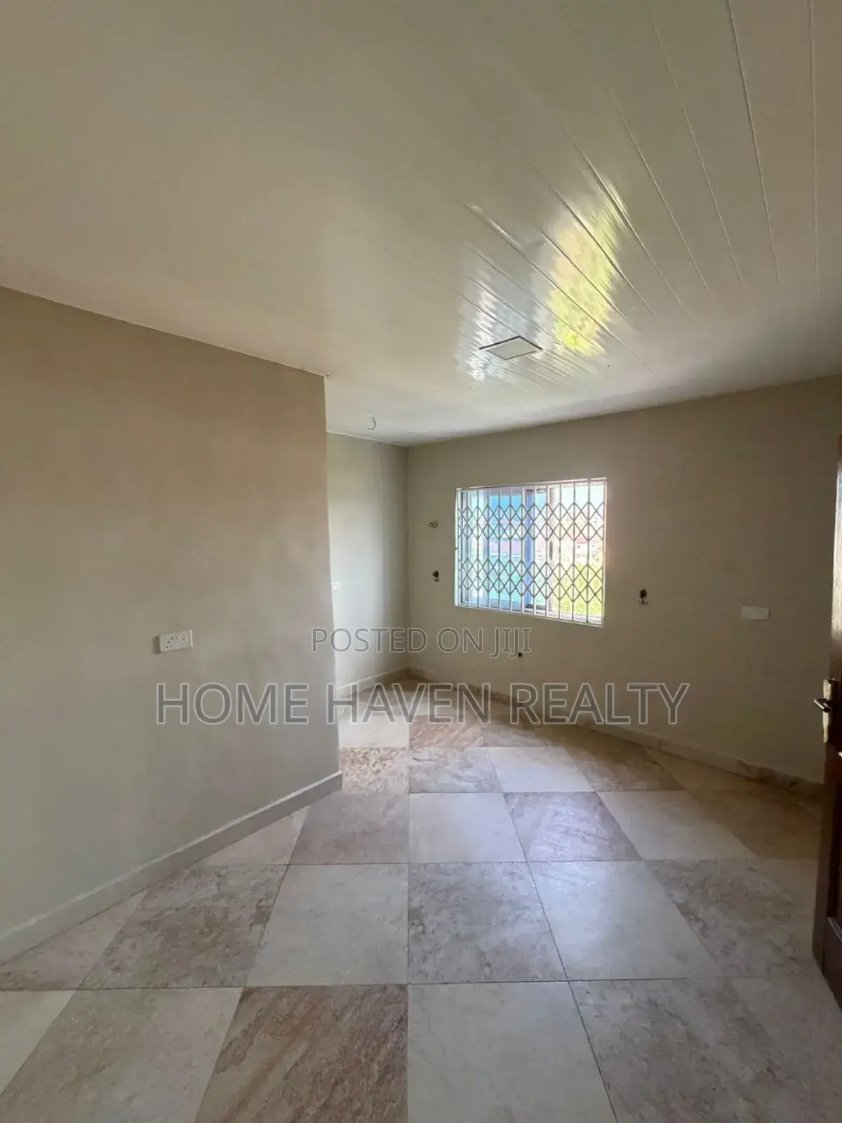 5bdrm House in Weija Hills for sale