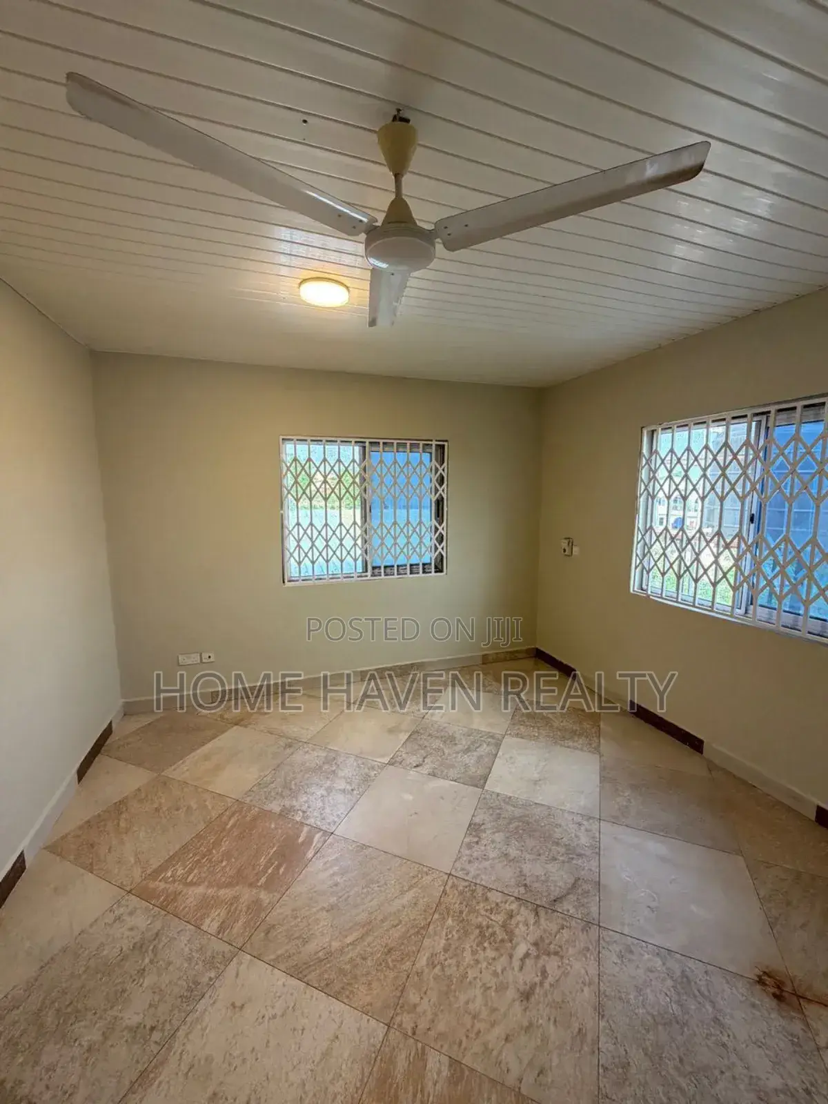 5bdrm House in Weija Hills for sale