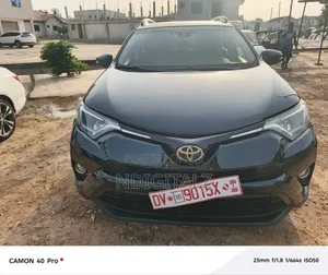 Toyota RAV4 XLE 4dr SUV (2.5L 4cyl 6A) 2018 Black