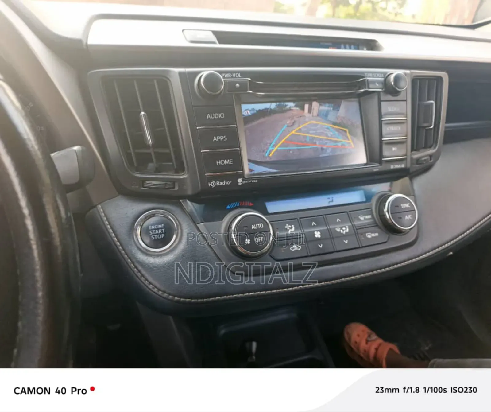 Toyota RAV4 XLE 4dr SUV (2.5L 4cyl 6A) 2018 Black