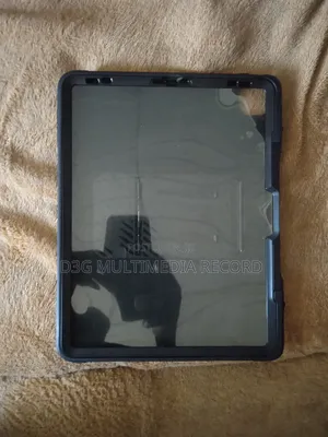 Apple iPad Pro M2 12.9"-13inches