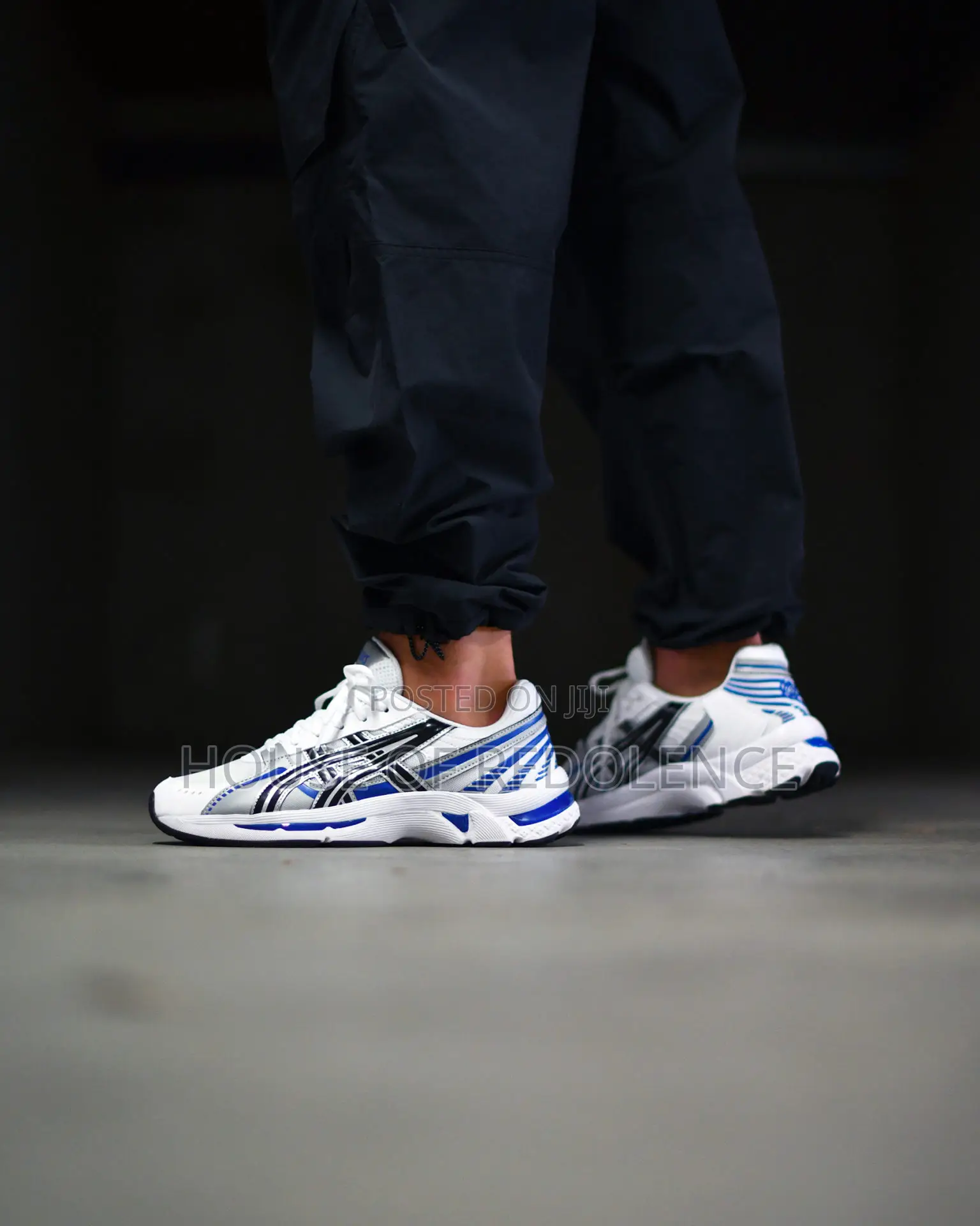 Asics Gel-kyrios Sneakers In White & Blue Color Way