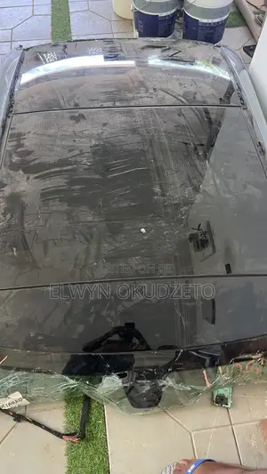 2015-2020 Mercedes C300 Sunroof Cut