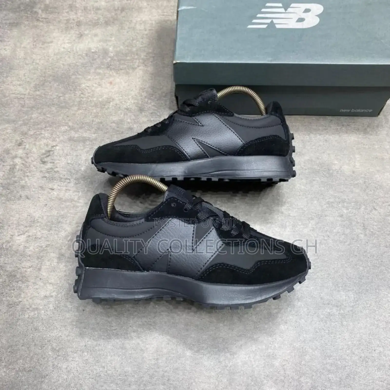New Balance 327 Black