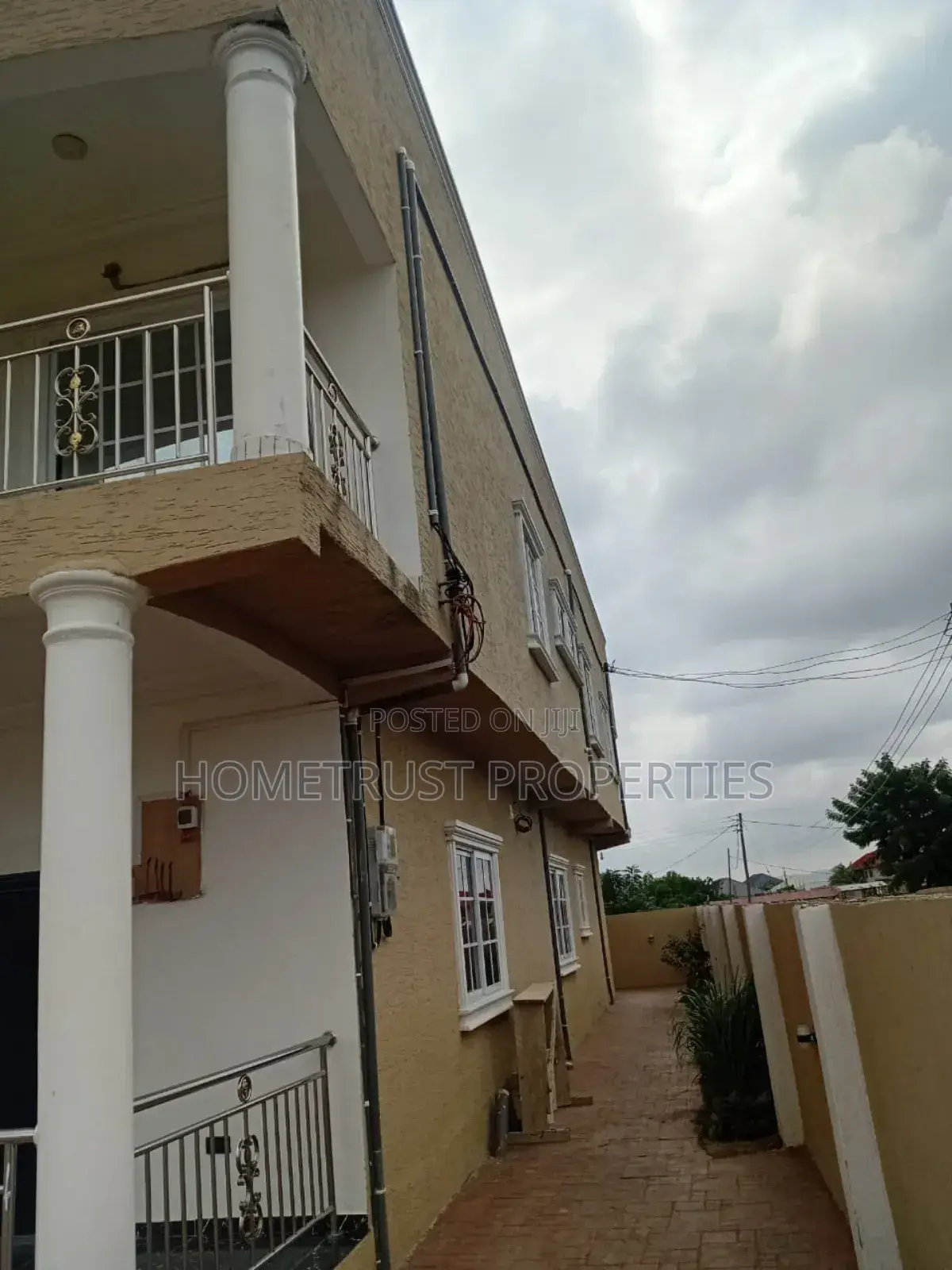 4bdrm Duplex in Hometrust Properties, Amasaman for sale
