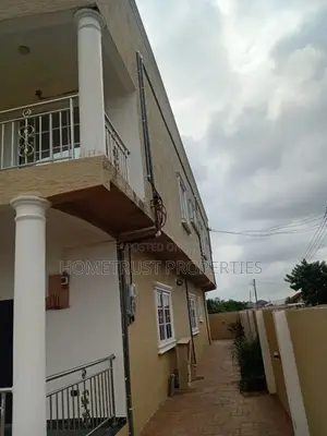 4bdrm Duplex in Hometrust Properties, Amasaman for sale
